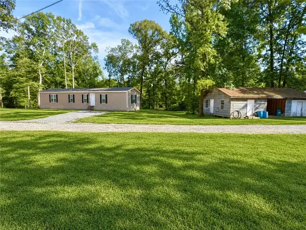 527 Rock Hill Road, Bentley, LA 71407