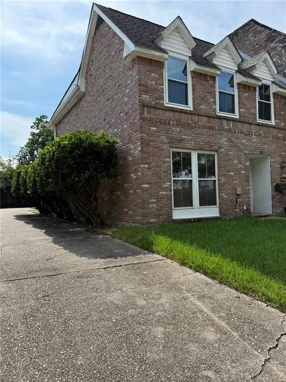 4335 Woodland Drive, New Orleans, LA 70131