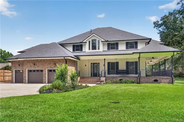 445 Marina Oaks Drive, Mandeville, LA 70471