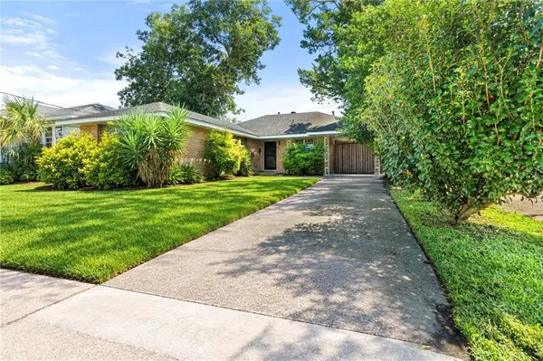 529 Oaklawn Drive, Metairie, LA 70005