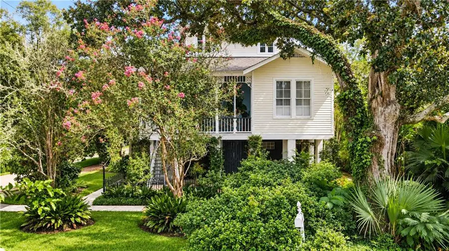 147 Marigny Avenue, Mandeville, LA 70448 - #2