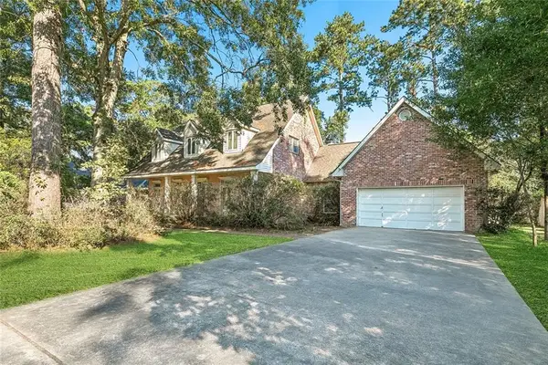 551 Beau Chene Drive, Mandeville, LA 70471