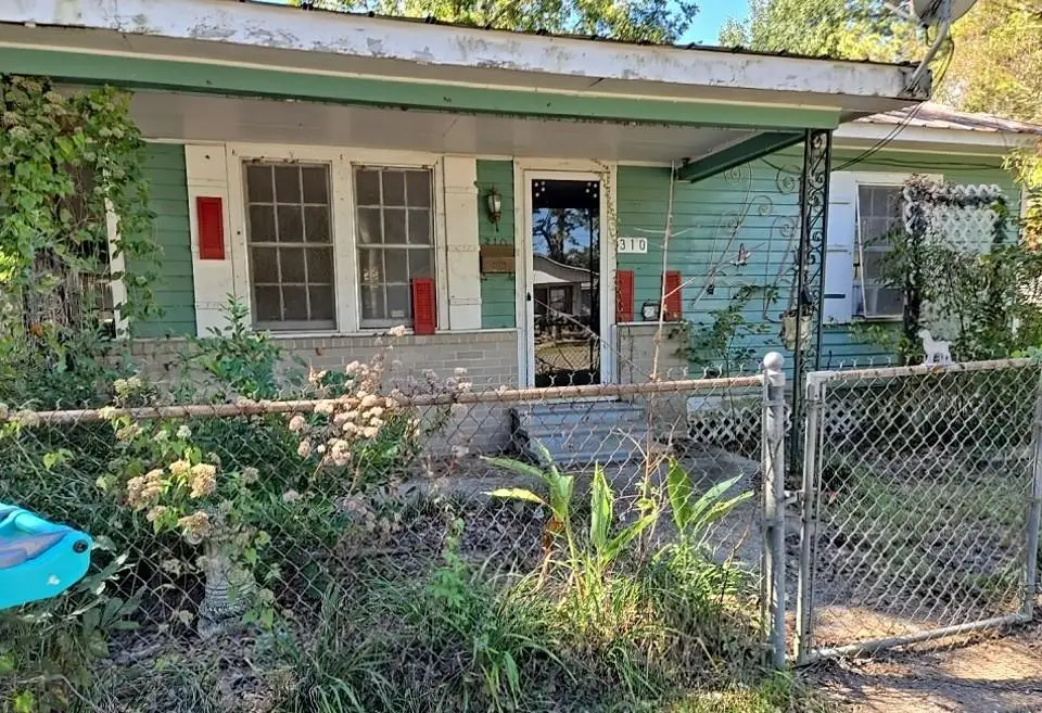 310 W Oak Street, Ville Platte, LA 70586 - #1