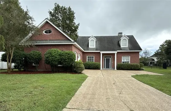 57 Fairway Oaks Drive, New Orleans, LA 70131