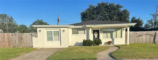 225 Nutria Drive, Arabi, LA 70032