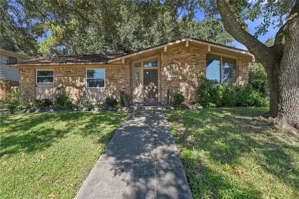 5750 Pembrook Drive, New Orleans, LA 70131
