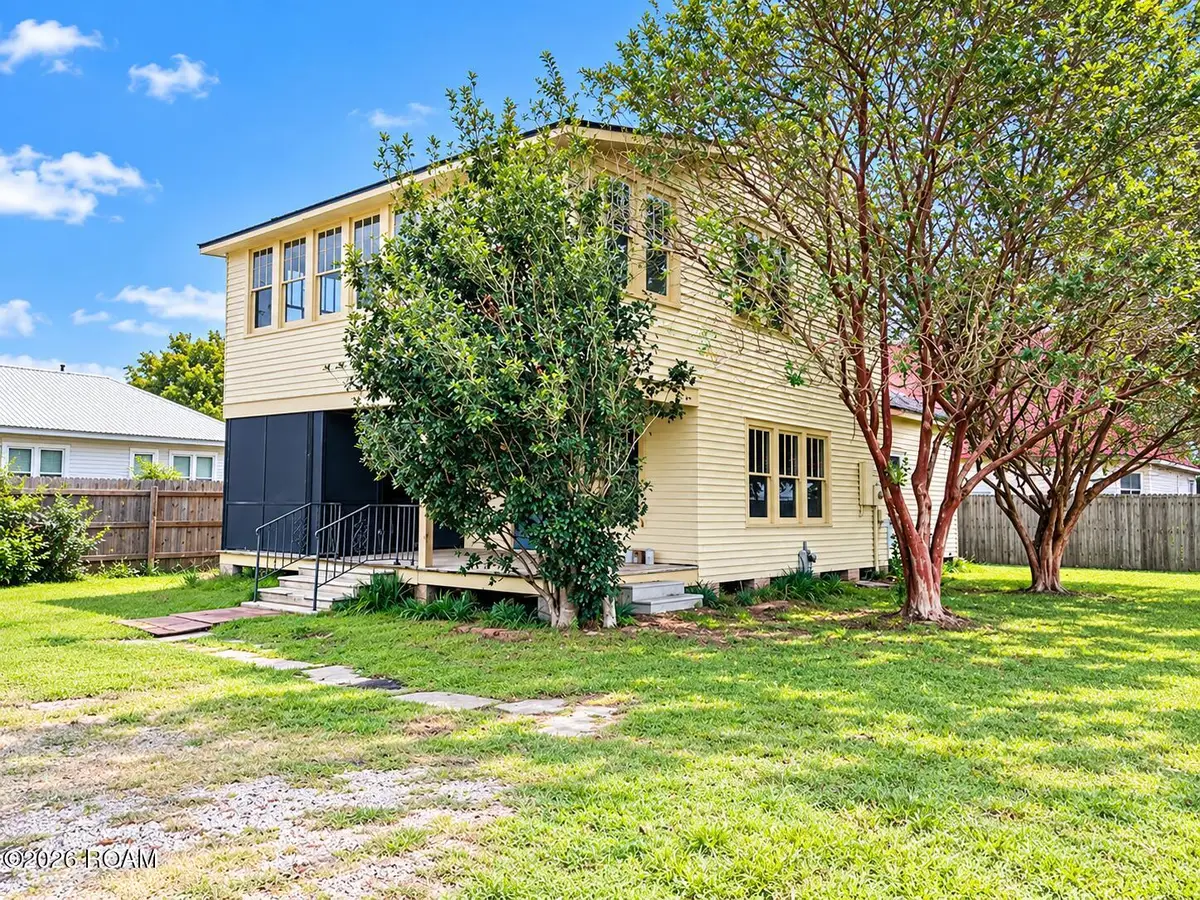 102 N Cunningham Street, Rayne, LA 70578 - #1