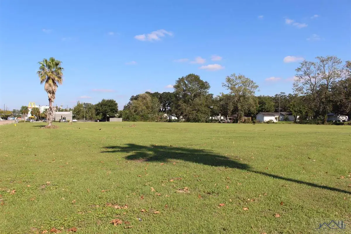 3019 Barrow St, Houma, LA 70360 - #1