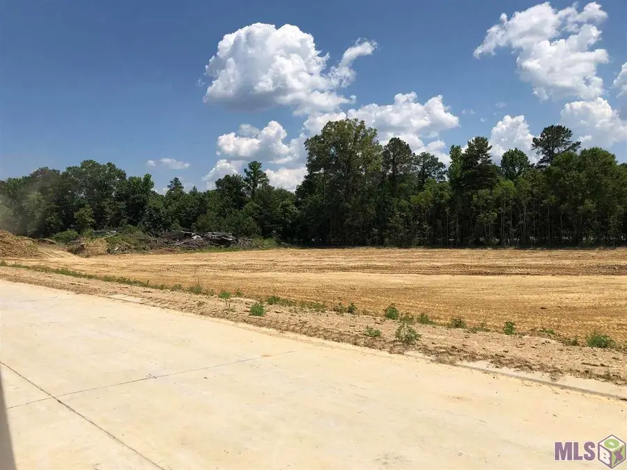 Commercial Ave, Baton Rouge, LA 70816 - #3