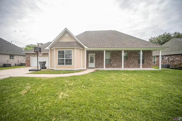 30260 Staffordshire Ct, Walker, LA 70785