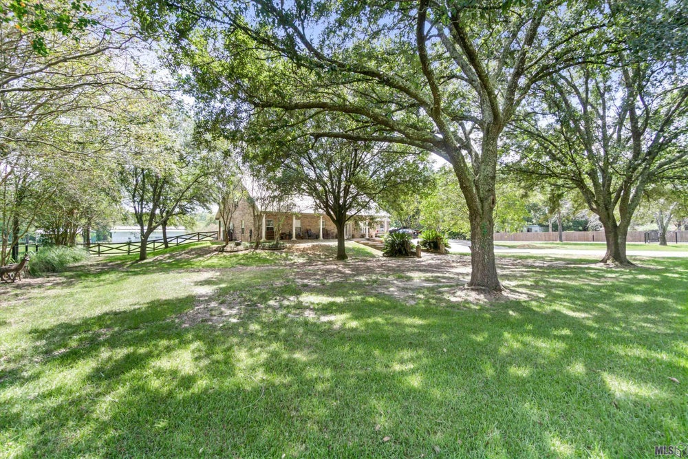 16912 Tiger Bend Rd, Baton Rouge, LA 70817 BHGRE