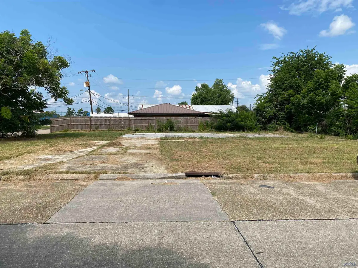 305 Dixie Avenue, Houma, LA 70363 - #1