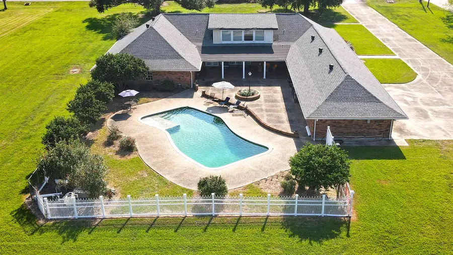 4029 Country Dr, Bourg, LA 70343 - #2