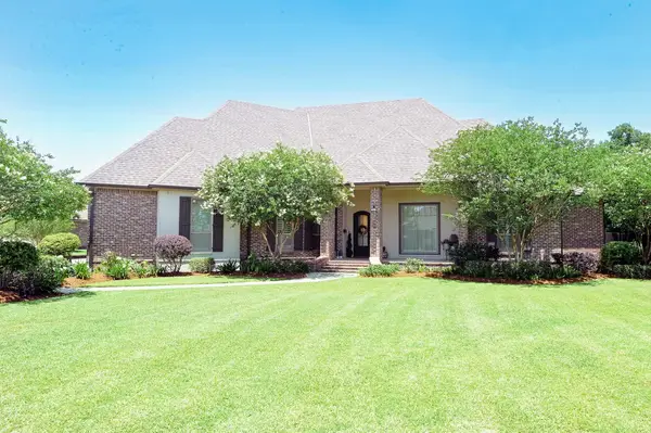 187 Regal Row, Houma, LA 70360