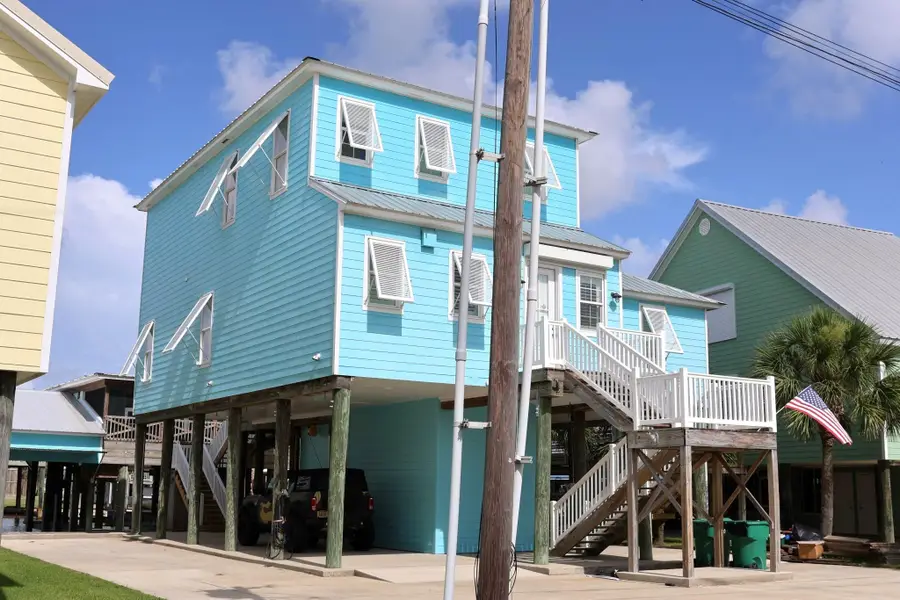 131 Melancon St, Golden Meadow, LA 70357 - #2