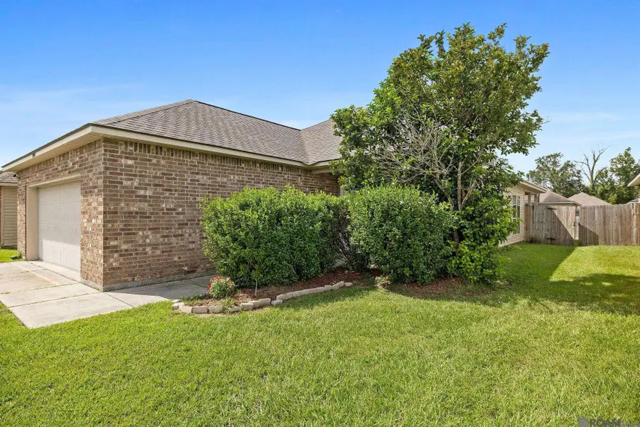 15458 Rosestone Dr, Prairieville, LA 70769 - Image #3