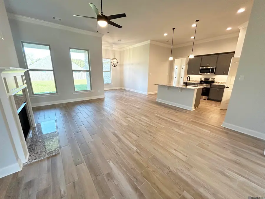 18834 Corlis Green Dr, Zachary, LA 70791 - Image #2