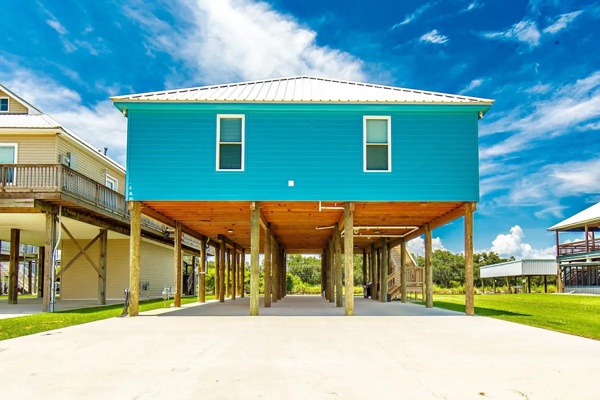 6272 Bayouside Dr, Chauvin, LA 70344 - #1