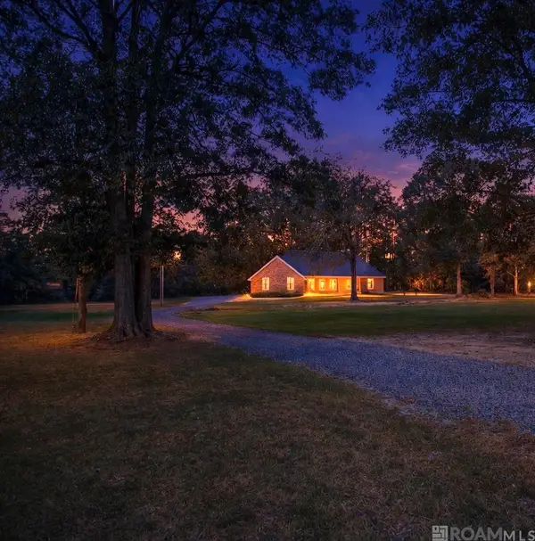 25041 Old Greenwell Springs Rd, Greenwell Springs, LA 70739