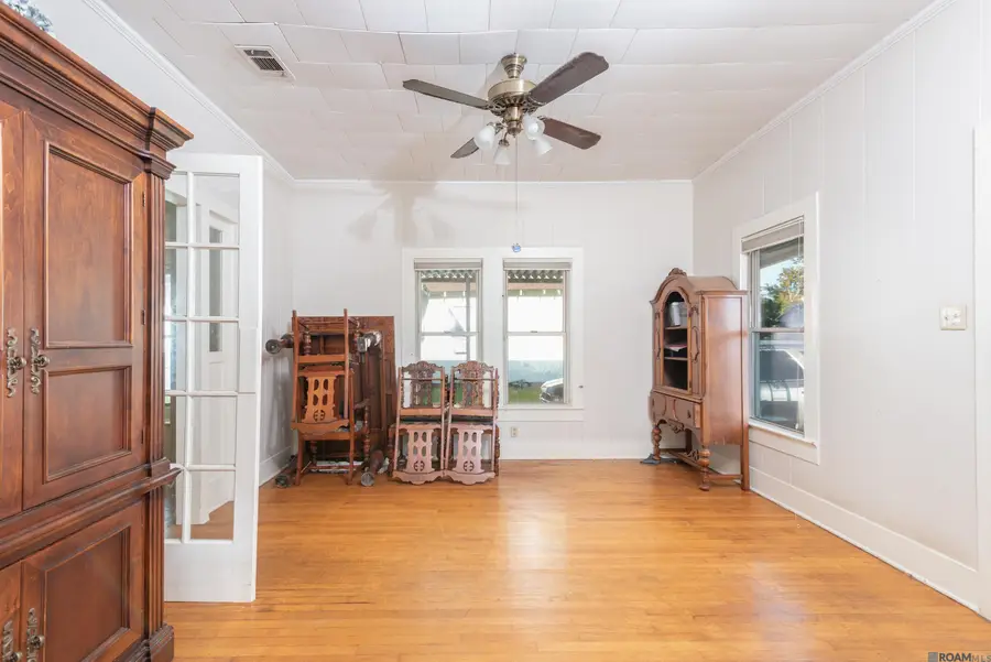 348 Michigan Ave, Port Allen, LA 70767 - #2