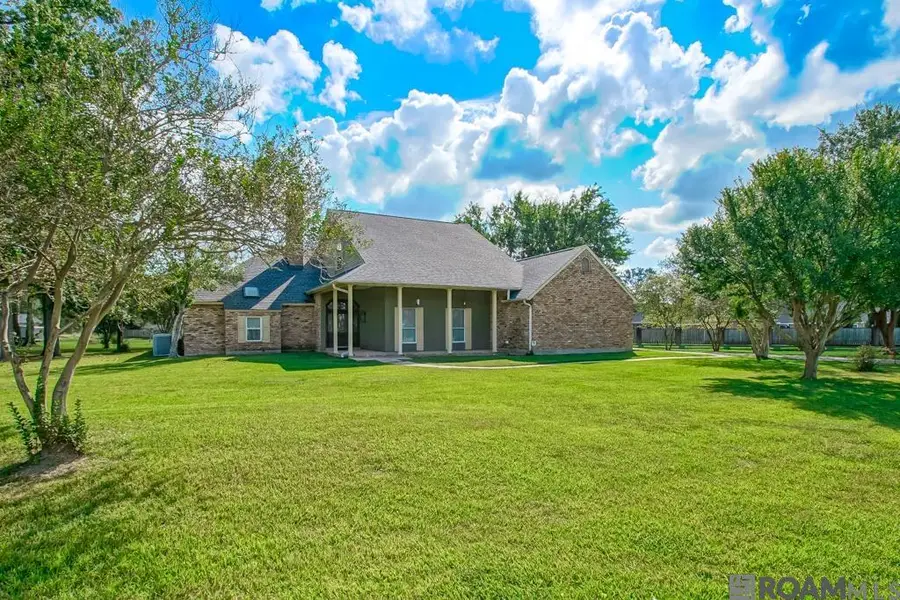 1930 S Houmas Ave, Gonzales, LA 70737 - #2