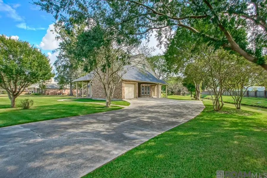 1930 S Houmas Ave, Gonzales, LA 70737 - #3