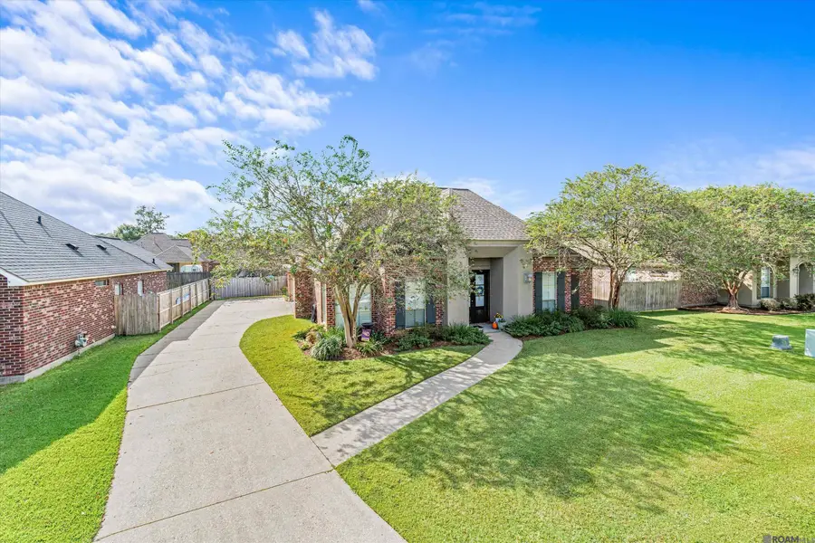 13163 Dutchtown Lakes Dr, Geismar, LA 70734 - Image #2