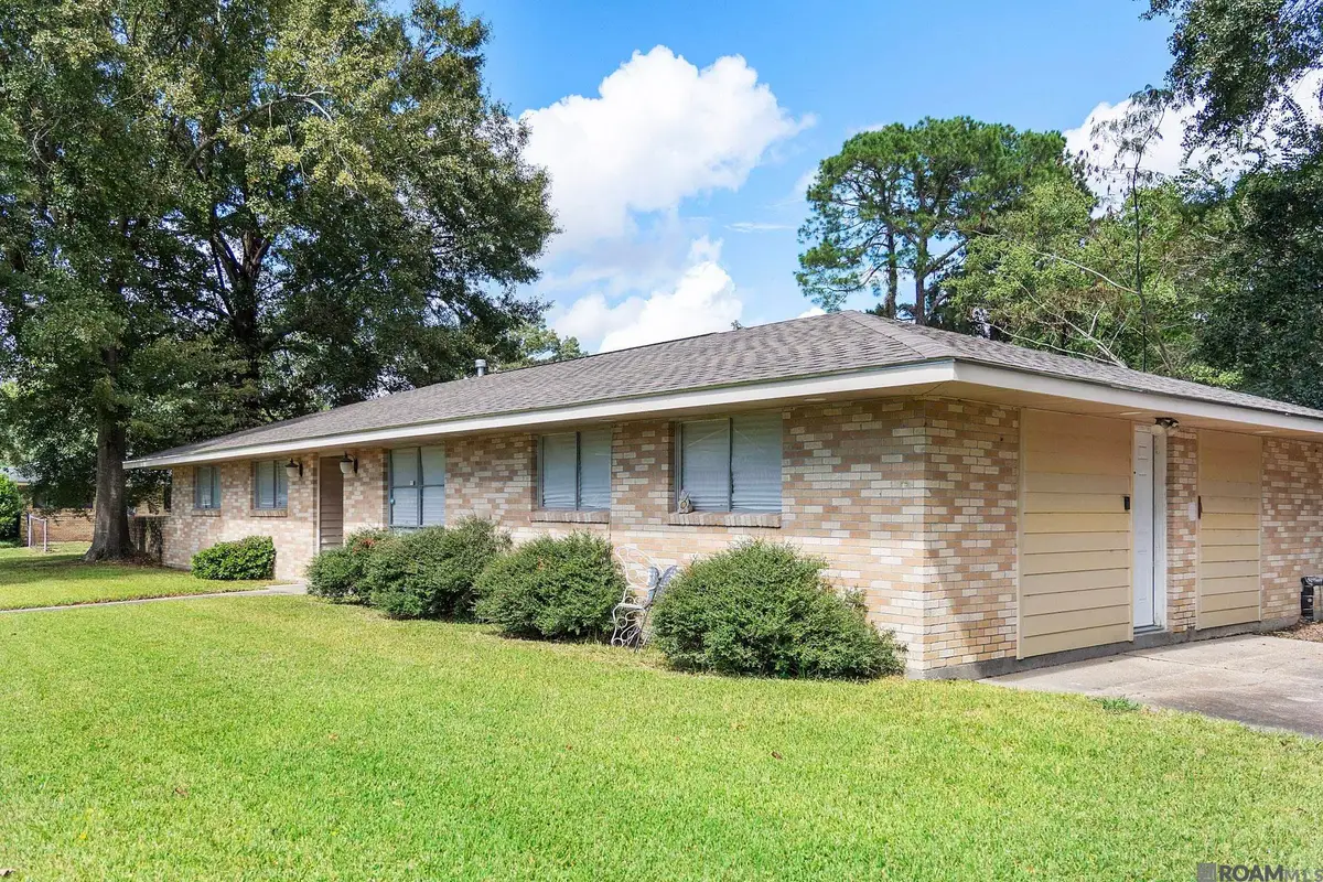 9587 Chanadia Dr, Baton Rouge, LA 70810 - Image #1