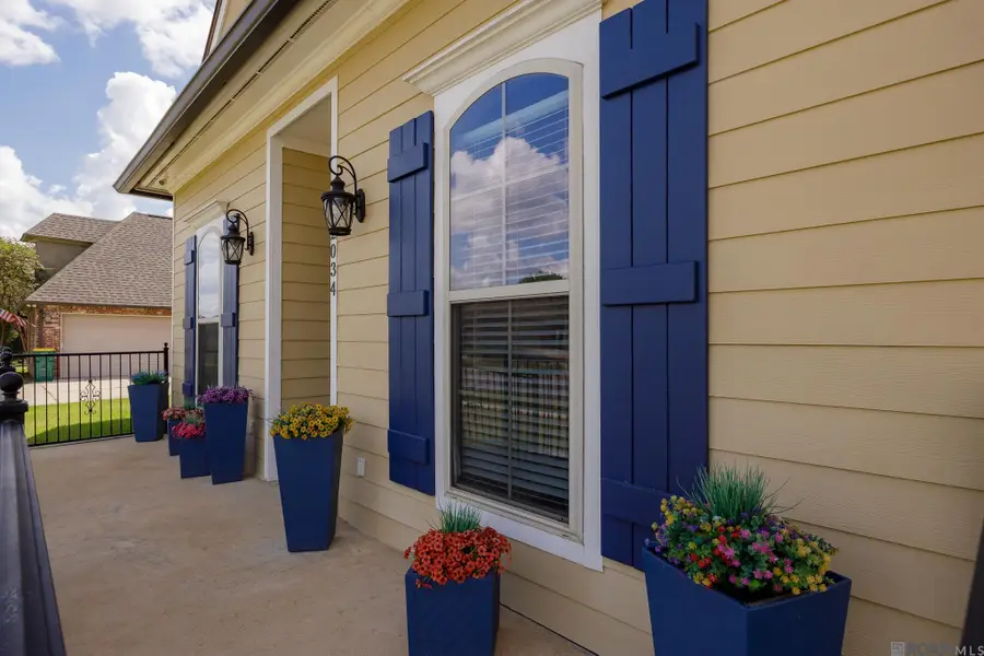 2034 Pointe South Dr, Zachary, LA 70791 - Image #3