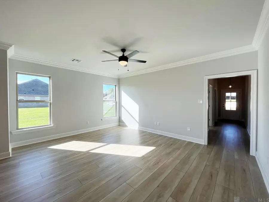 1586 Old Tucson Ave, Zachary, LA 70791 - #3