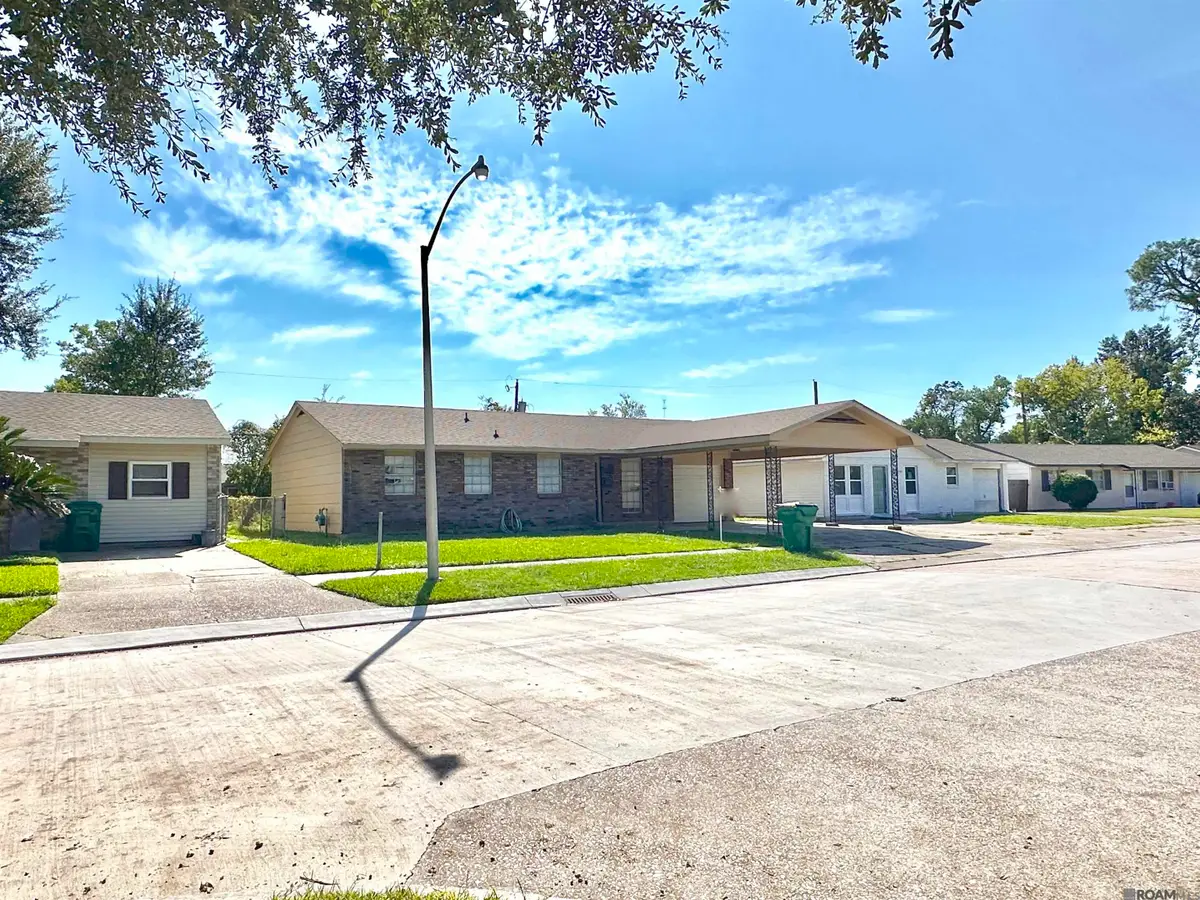 324 Elmwood Dr, Laplace, LA 70068 - #1