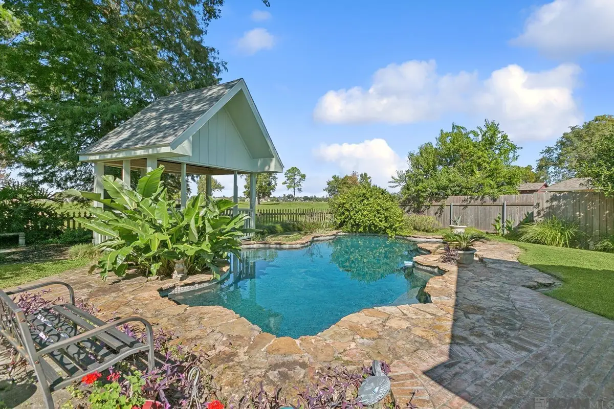 2223 W Canterbury Dr, Laplace, LA 70068 - #1