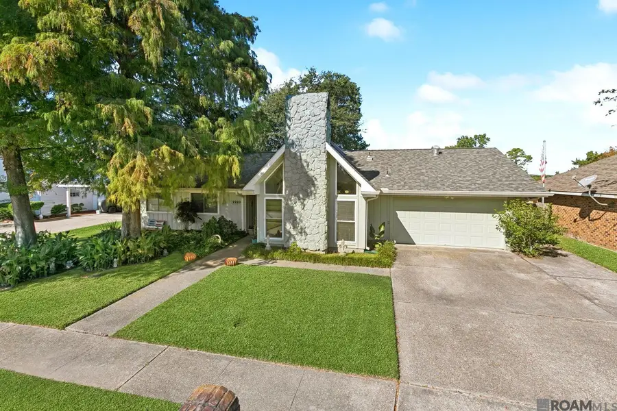 2223 W Canterbury Dr, Laplace, LA 70068 - #2