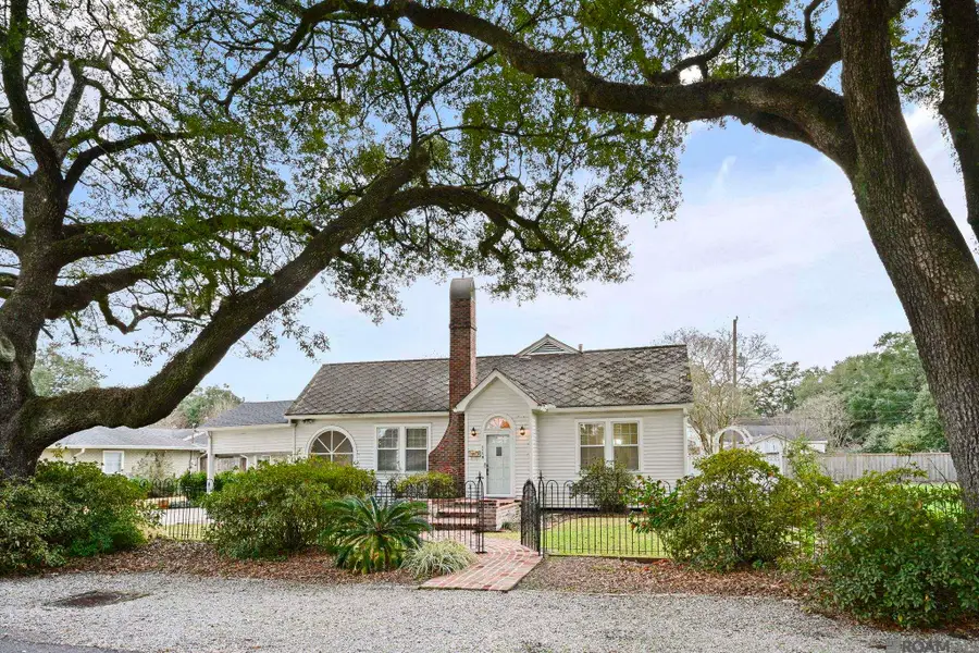 557 Avenue C, Port Allen, LA 70767 - #3