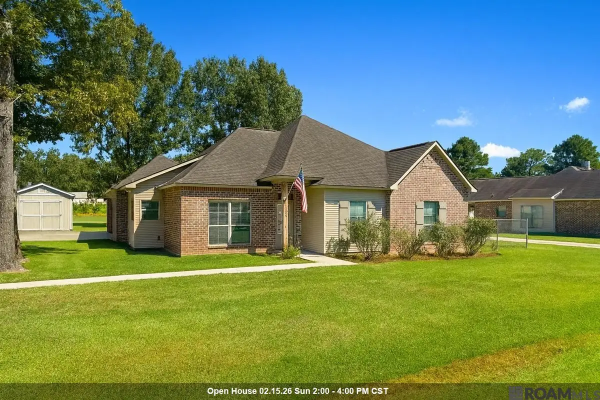 19234 Plantation Trace Dr, Livingston, LA 70754 - Image #1