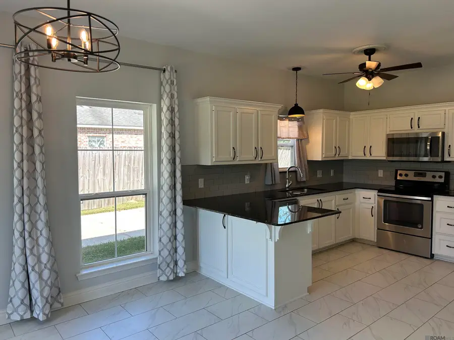 32528 Cedar Ct, Denham Springs, LA 70706 - Image #2