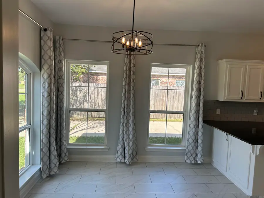 32528 Cedar Ct, Denham Springs, LA 70706 - Image #3