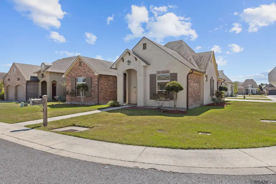 100 Flora Springs Dr, Youngsville, LA 70592 - Image #2