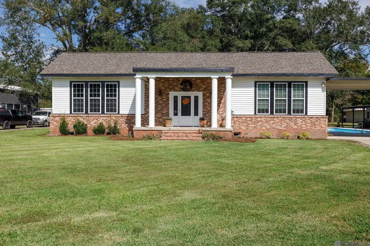 44311 Mi Mis Ln, Saint Amant, LA 70774 - Image #1