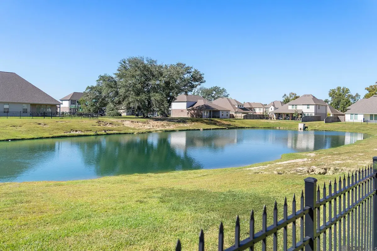 39402 Park Oak Ave, Prairieville, LA 70769 - Image #1