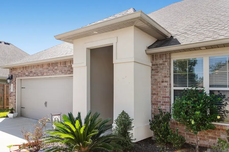 39402 Park Oak Ave, Prairieville, LA 70769 - Image #2