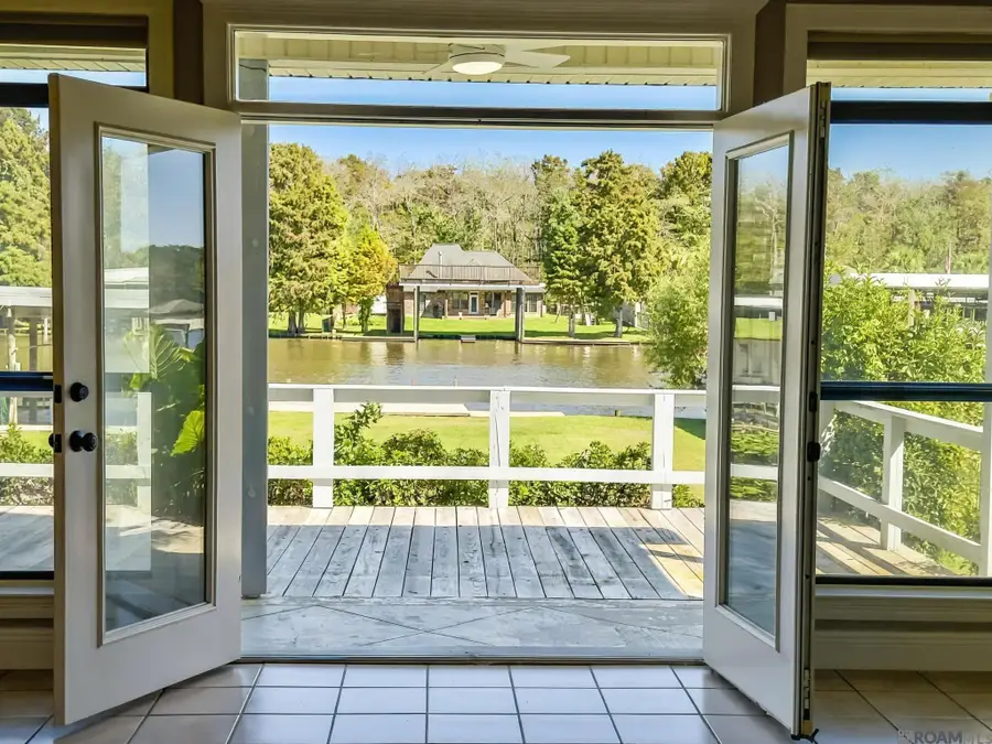 13538 Bayou Terrace Dr, Saint Amant, LA 70774 - #2