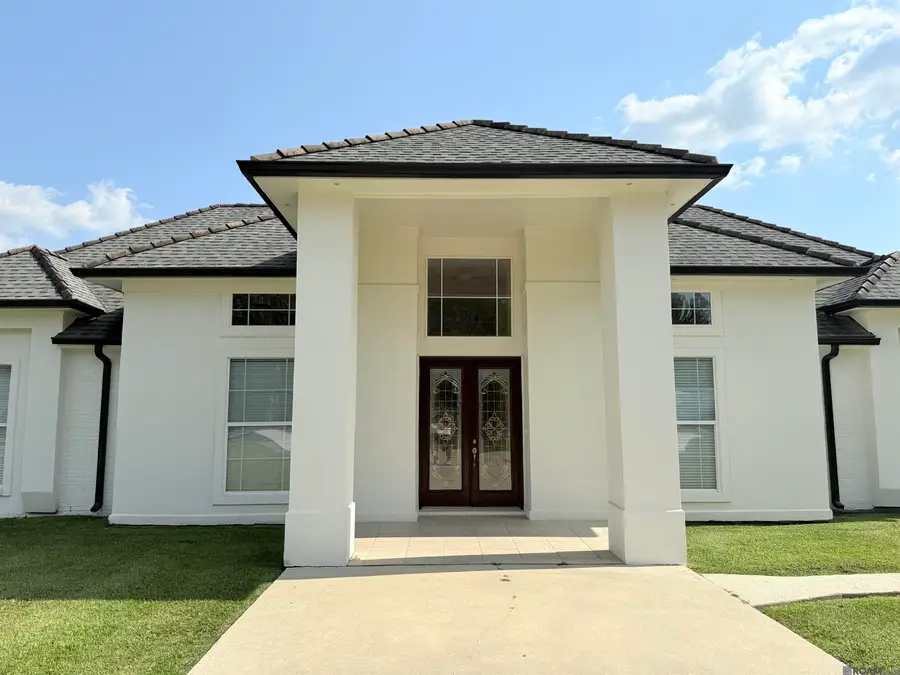 2422 D Anse Broussard Hwy, Breaux Bridge, LA 70517 - #2