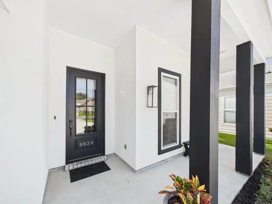 9630 South Creek Dr, Denham Springs, LA 70726 - Image #2