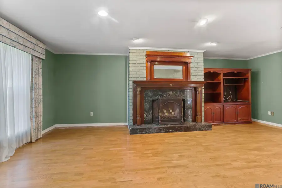 1139 E Riveroaks Dr, Baton Rouge, LA 70815 - Image #2