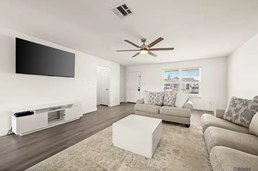 35063 Rayville Dr, Denham Springs, LA 70706 - Image #2