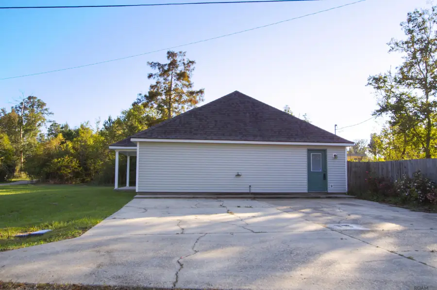 25090 D Hutchinson Rd, Holden, LA 70744 - Image #2