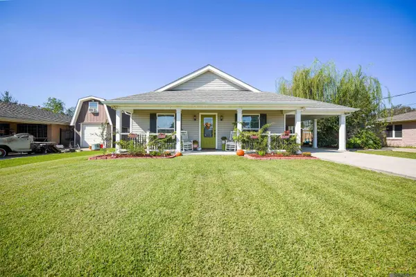 208 N Willow St, Lockport, LA 70374