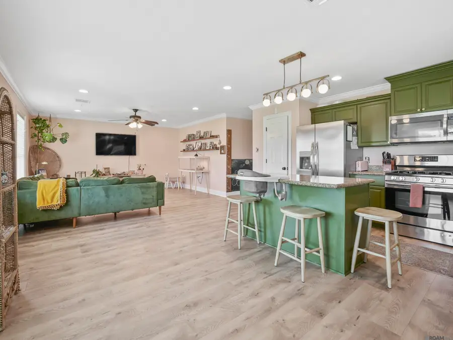 208 N Willow St, Lockport, LA 70374 - Image #2