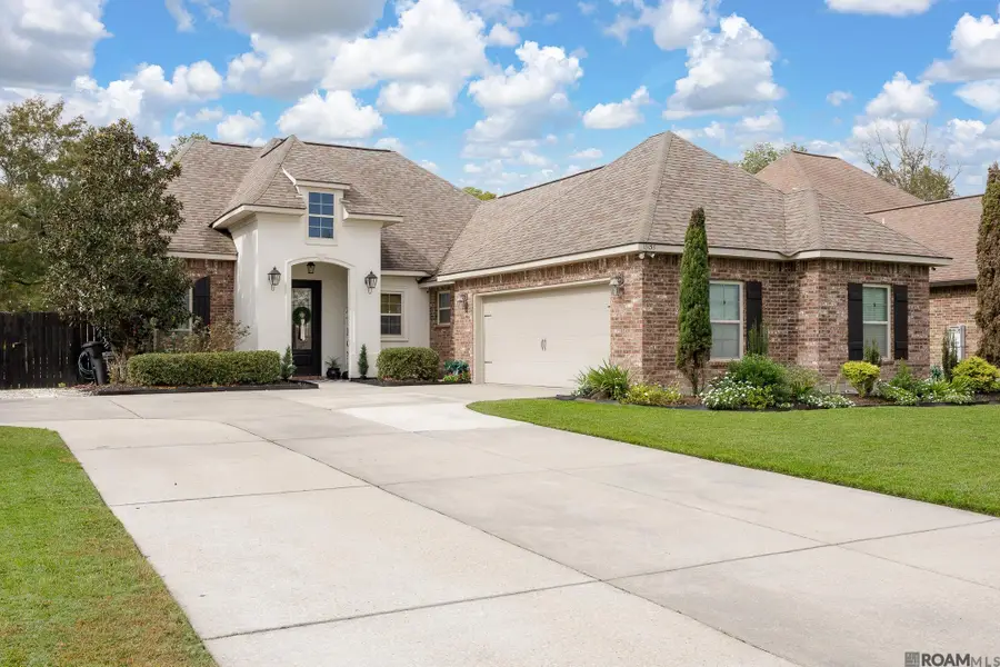 18139 Old Trail Dr, Prairieville, LA 70769 - Image #3